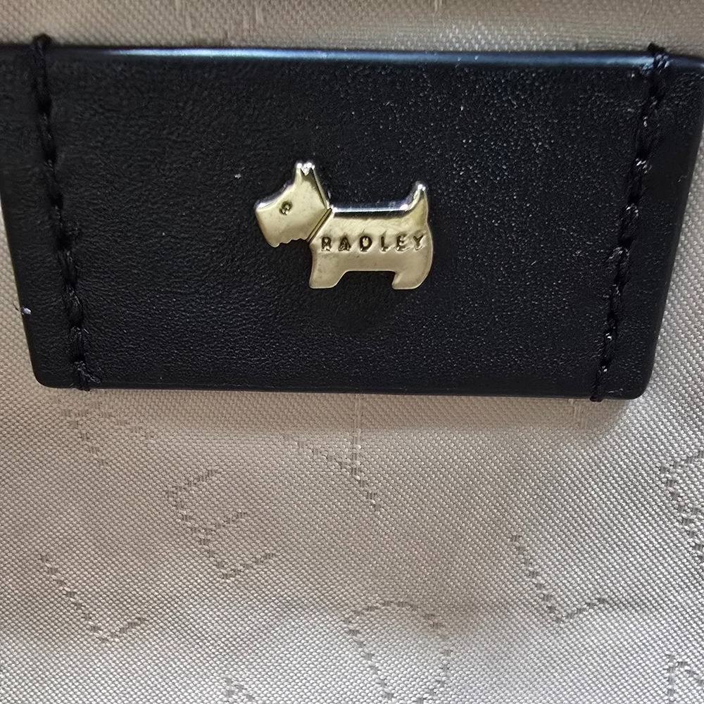 Radley London Pockets 2.0 Quilted Zip Bag Small 10x9x1in Crossbody Black - Picture 8 of 8